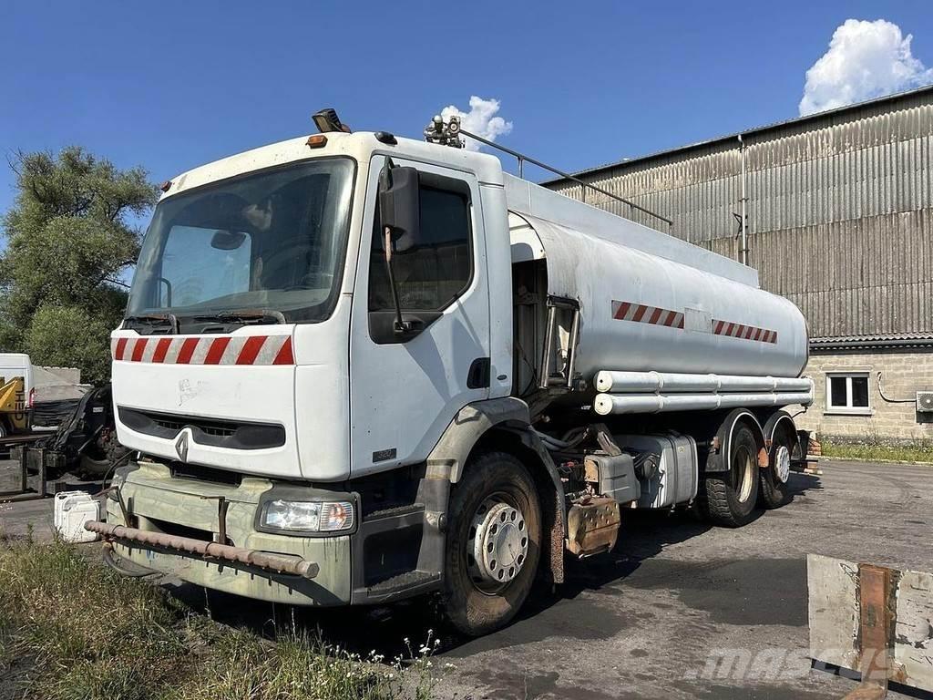 Renault 320 タンカートラック