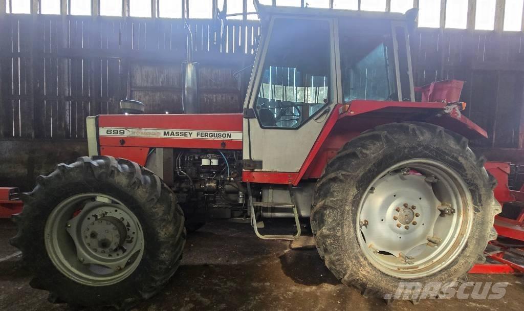 Massey Ferguson 699 トラクター