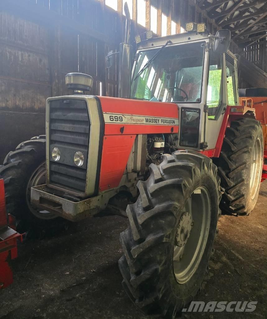 Massey Ferguson 699 トラクター