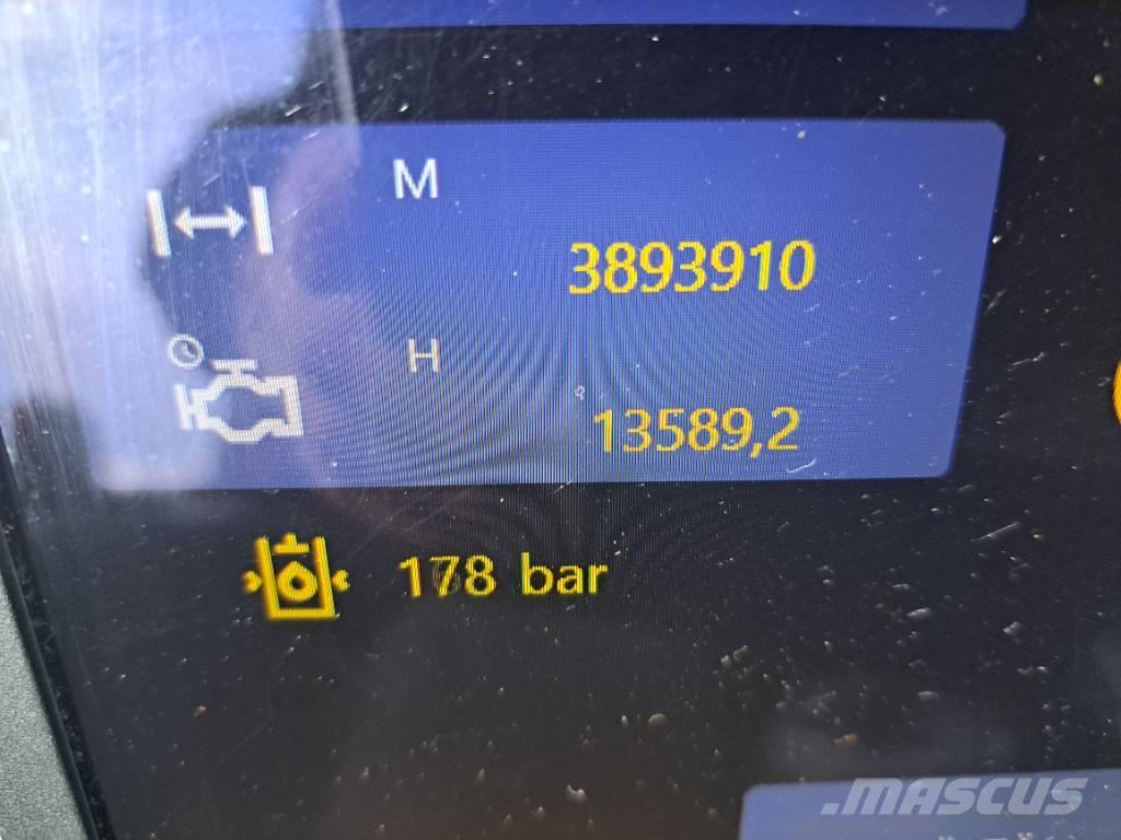 Komatsu 901xc ハーベスター