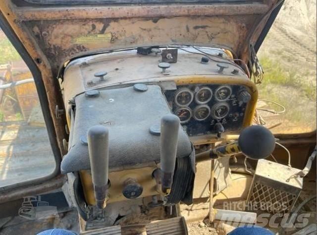 CAT D 7 G ブルドーザー