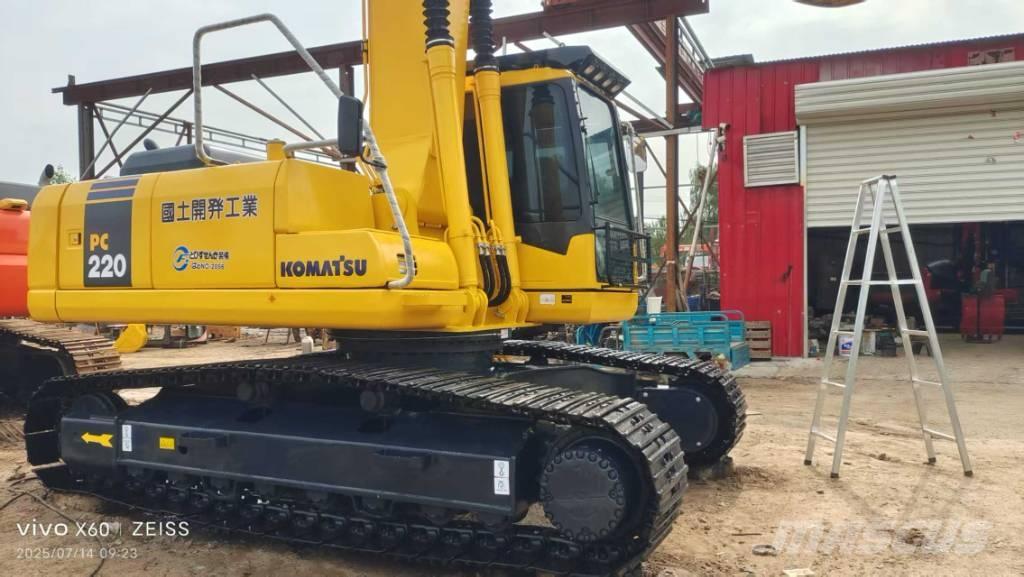 Komatsu 220 大型油圧ショベル12t以上（パワーショベル・ユンボ）