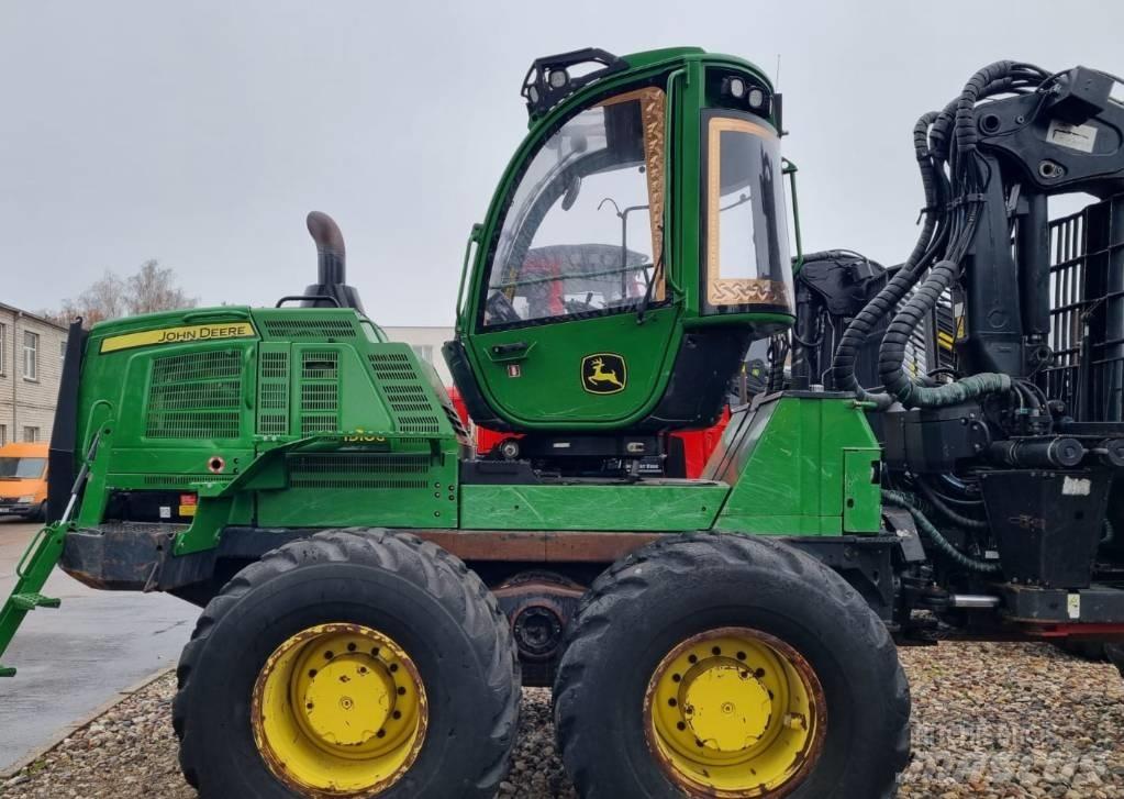 John Deere 1910 G フォワーダー
