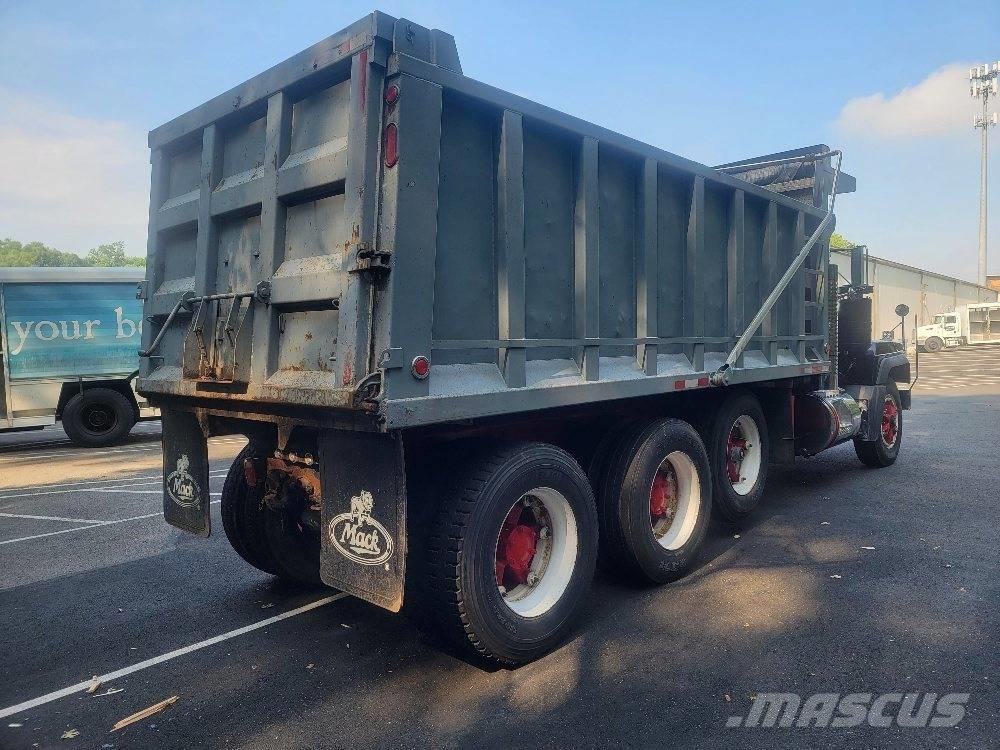 Mack RD688S ダンプ