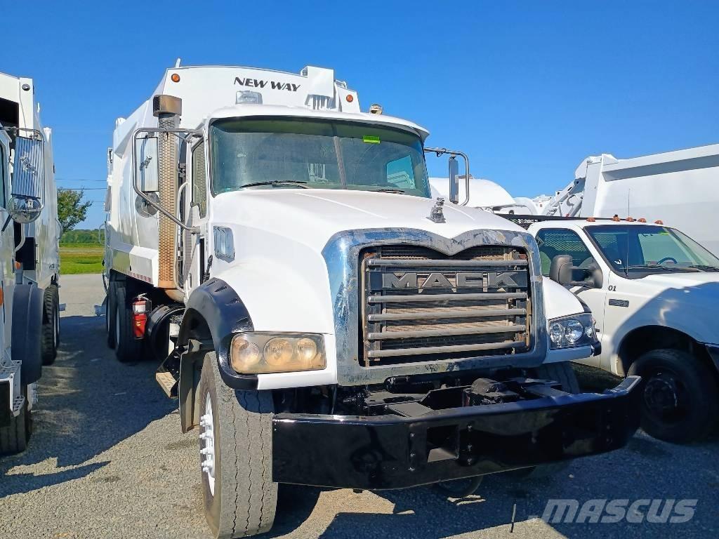 Mack GU 713 塵芥車、パッカー車