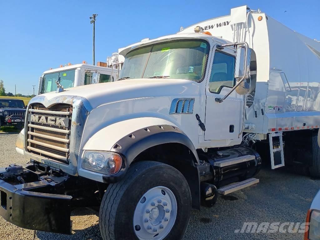 Mack GU 713 塵芥車、パッカー車