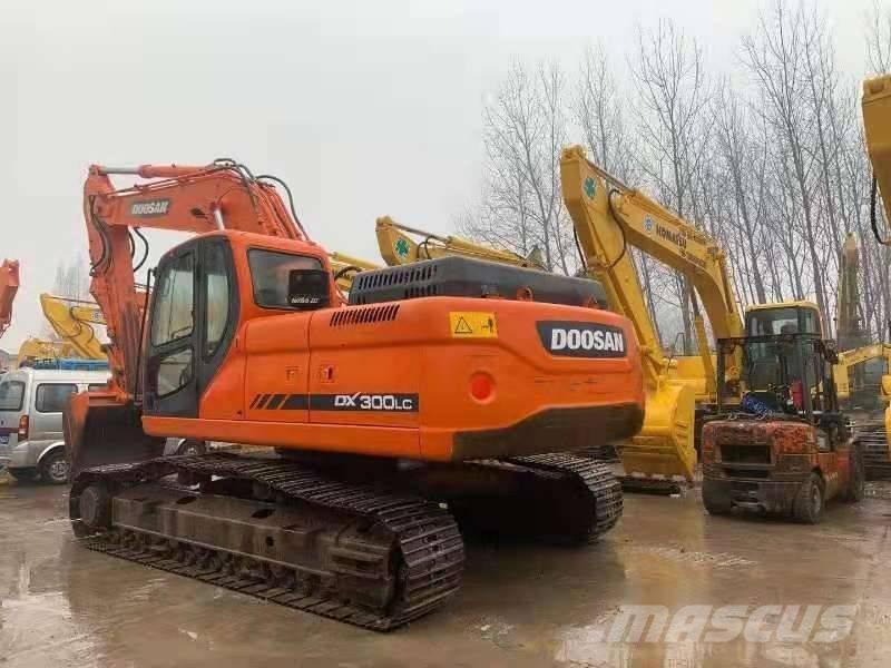 Doosan DX300LC 大型油圧ショベル12t以上（パワーショベル・ユンボ）