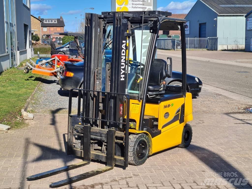Hyundai 16 B-9 バッテリーフォークリフト