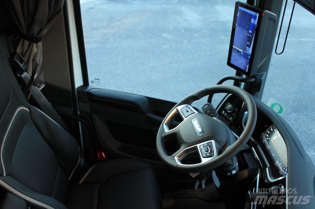 DAF XF530 FAK ADR キャブ付きシャーシ