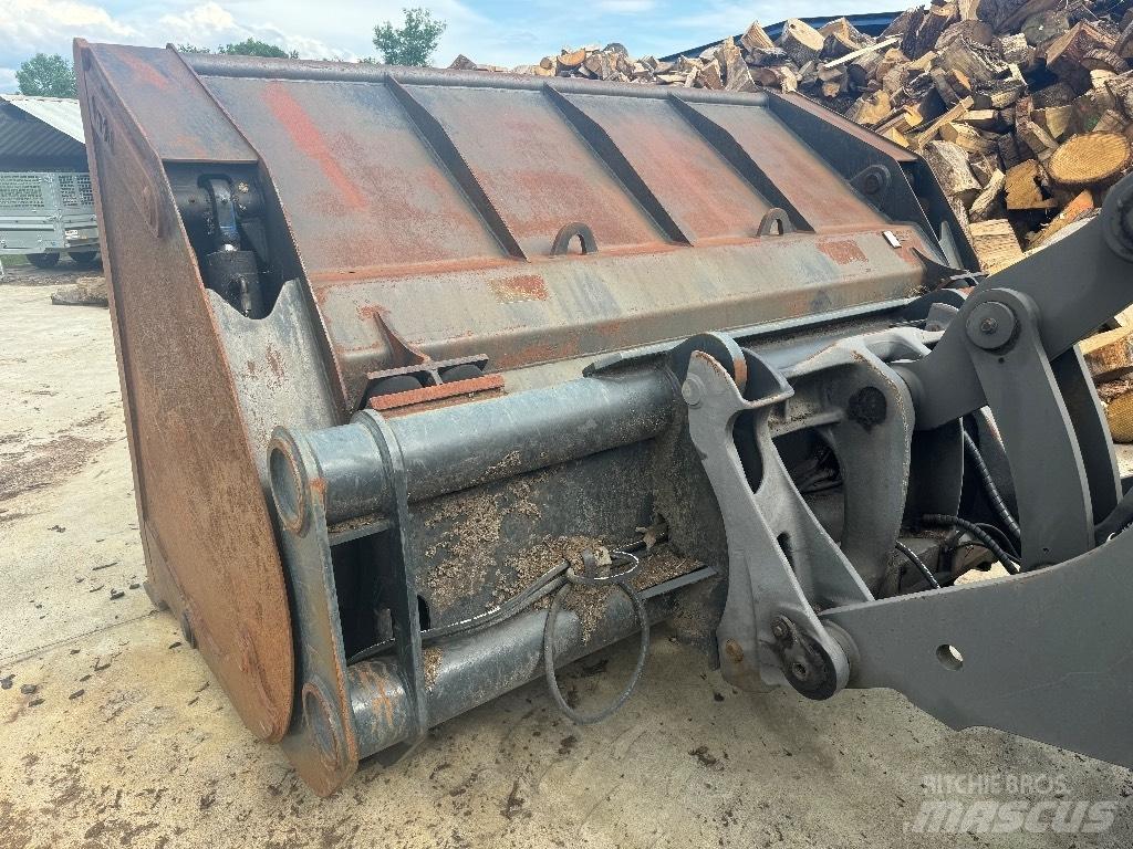Volvo L 90 H ホイールローダー・タイヤショベル