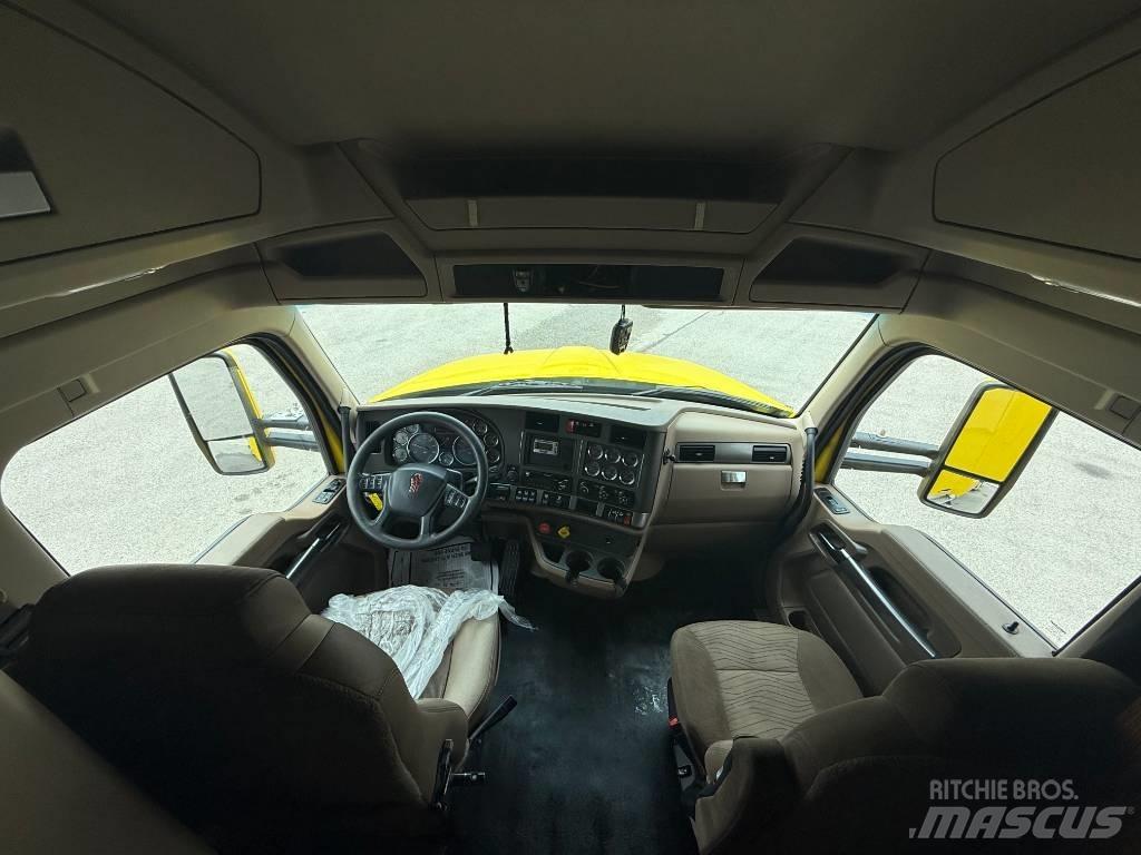 Kenworth T 680 中古トラクターヘッド | トレーラーヘッド