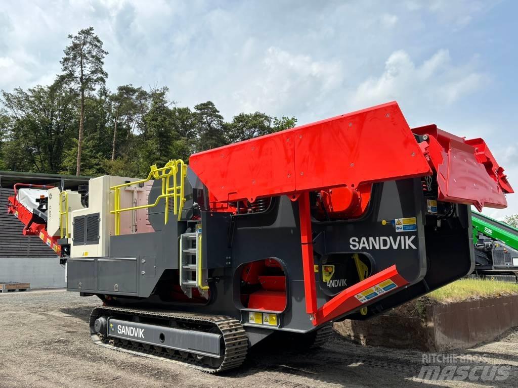 Sandvik QJ 241 自走式クラッシャー