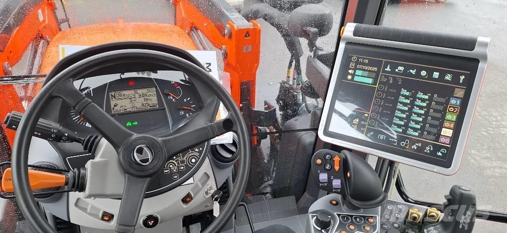 Kubota M 7153 トラクター