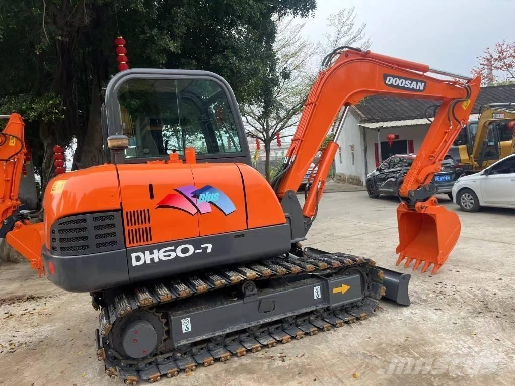 Doosan DH 60-7 ミニ油圧ショベル 7t以下（ミニユンボ・ミニディガー）