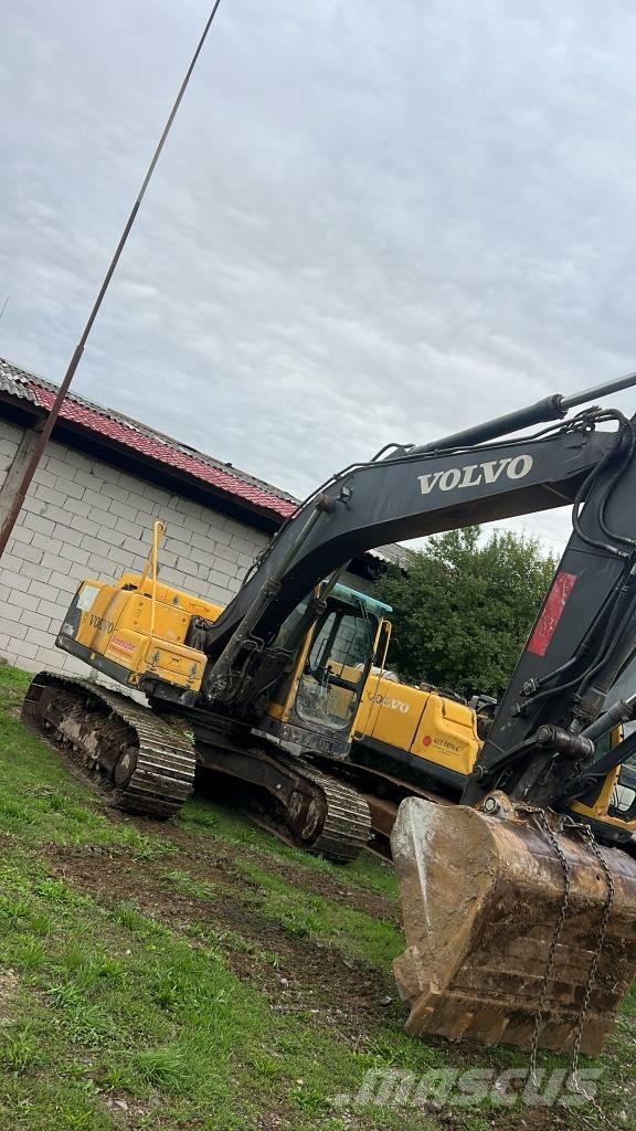 Volvo 210BNLC キャビン及び内装