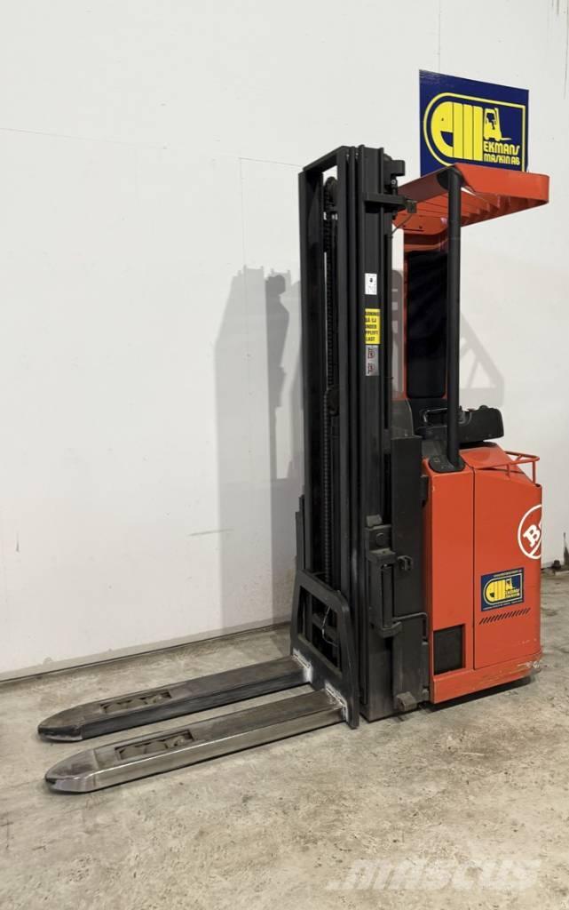 BT truck SPS 135L 自走式スタッカー