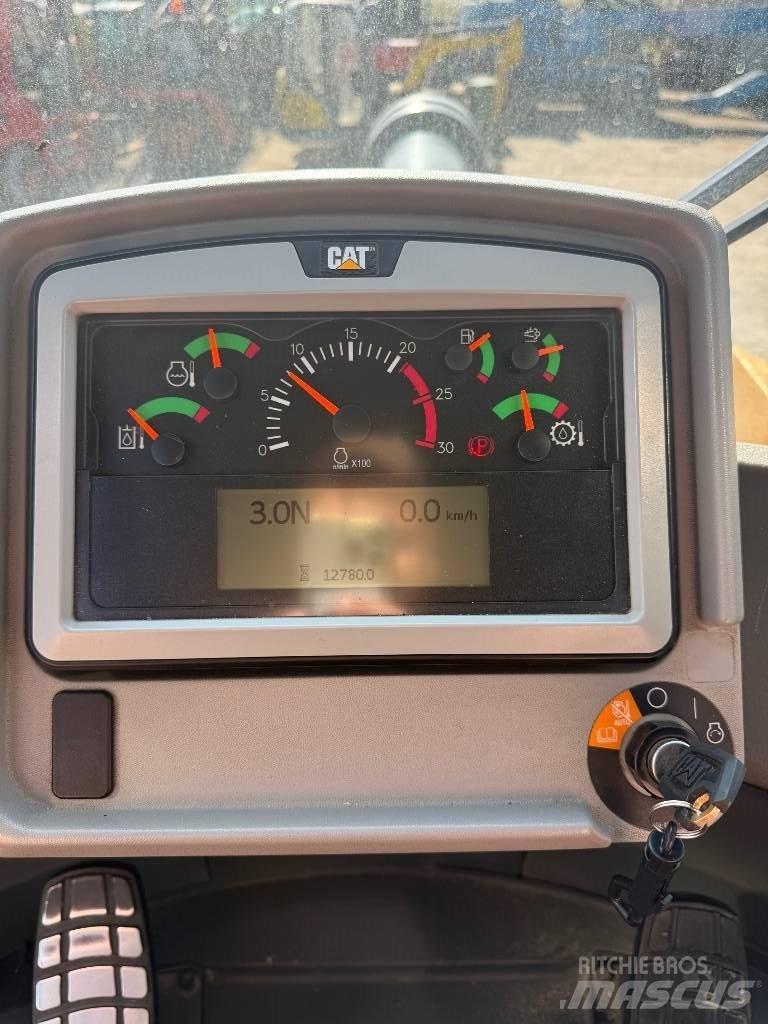 CAT 972 M ホイールローダー・タイヤショベル