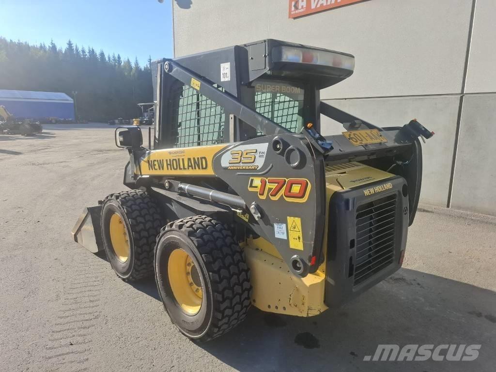 New Holland L 170 スキッドステアローダー