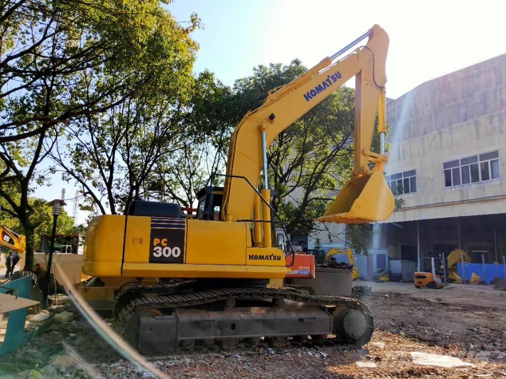 Komatsu PC300-7 大型油圧ショベル12t以上（パワーショベル・ユンボ）