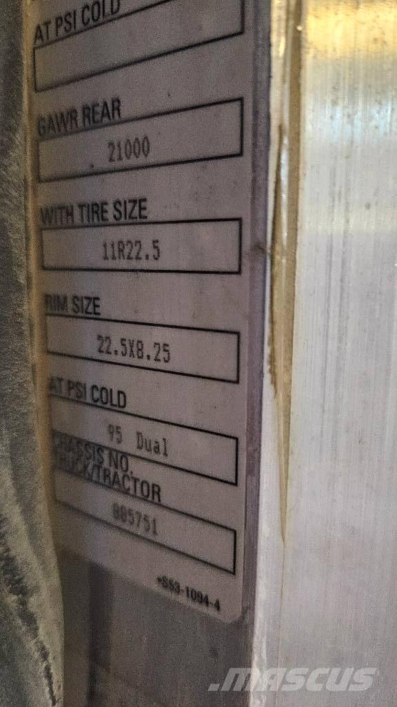 Peterbilt PB335 タンカートラック