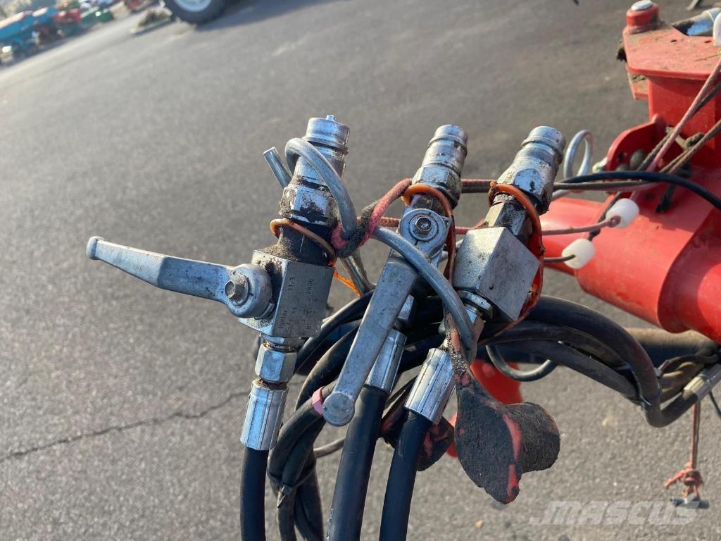 Kverneland 9476 c ウィンドローア/レーキ