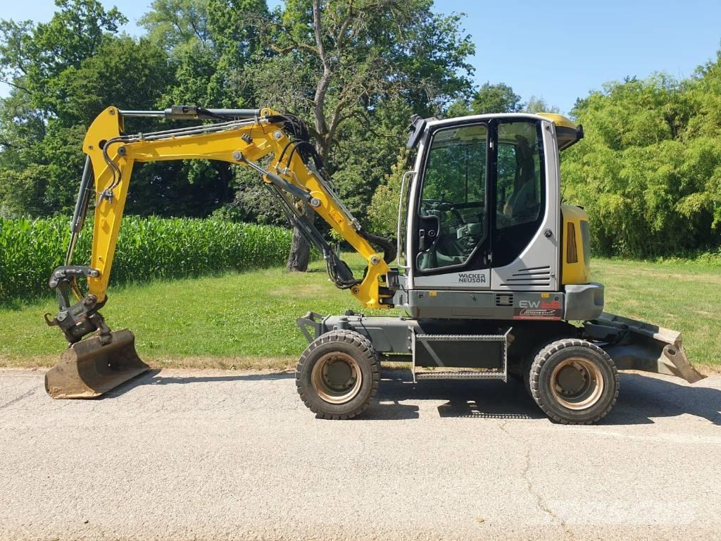Wacker Neuson EW 65 ホイール式油圧ショベル（パワーショベル・ユンボ・バックホー）