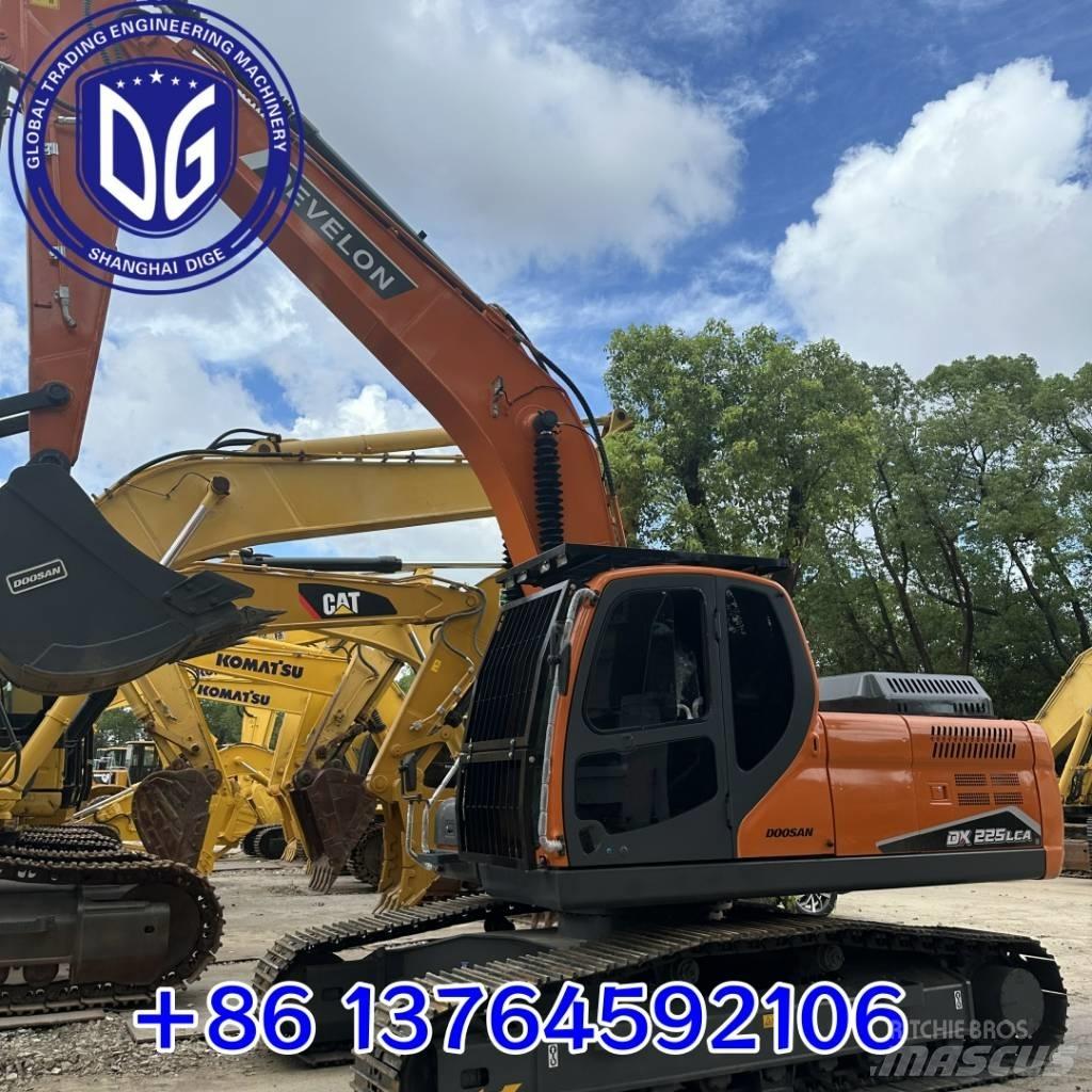 Doosan DX 225 LCA 大型油圧ショベル12t以上（パワーショベル・ユンボ）