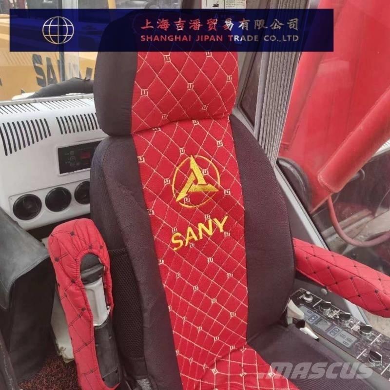 Sany SCC2000A クローラクレーン
