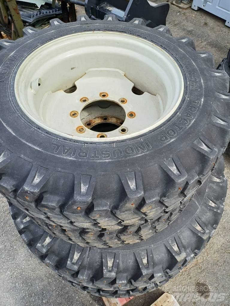 Valtra A 85 トラクター