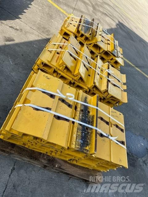 Komatsu d 85 plate 無限軌道、クローラ、履帯