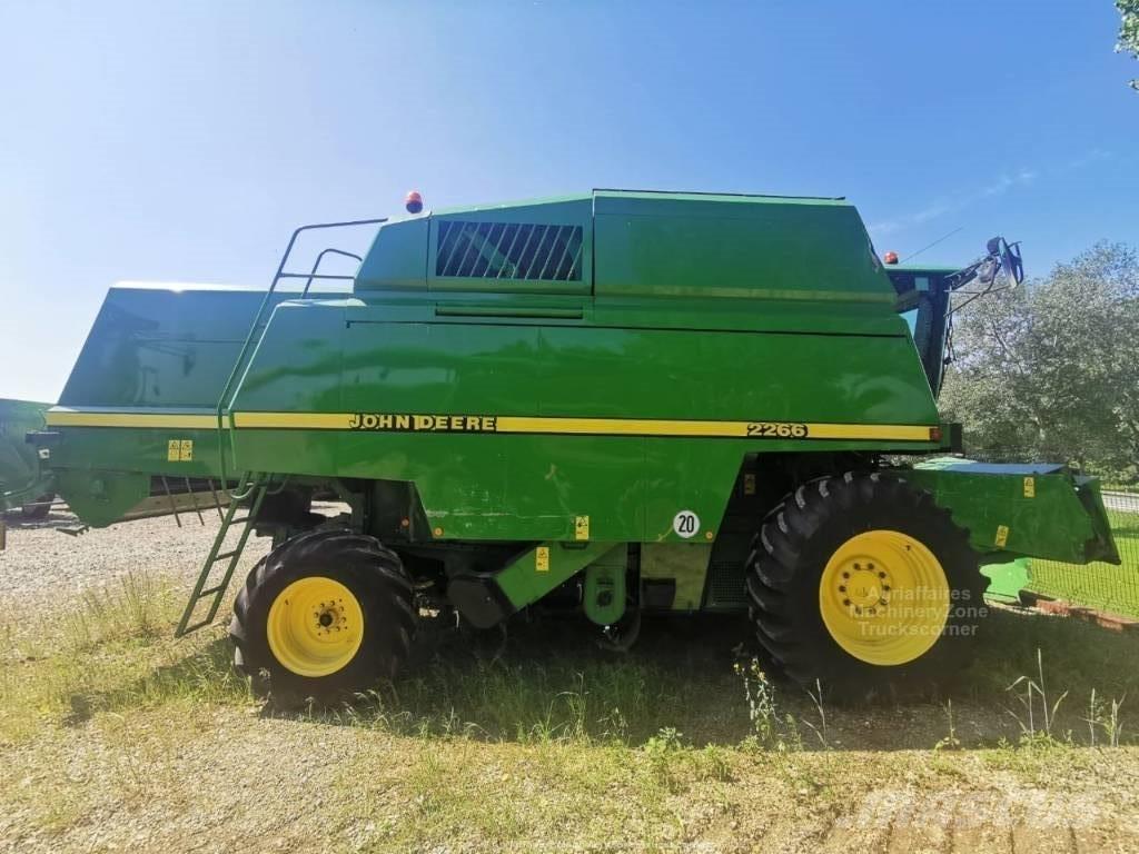 John Deere 2266 コンバイン