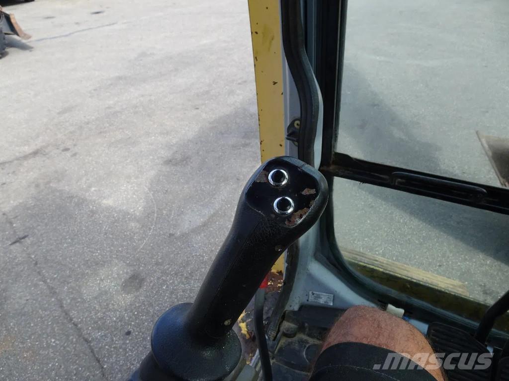 New Holland E195 大型油圧ショベル12t以上（パワーショベル・ユンボ）