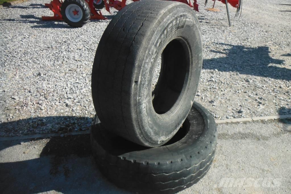 Michelin 385/65R22.5 タイヤ、ホイル、リム