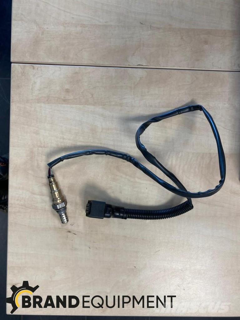 CAT - c4.4    421-7786 電子機器