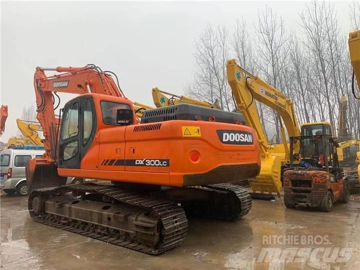 Doosan dx300 大型油圧ショベル12t以上（パワーショベル・ユンボ）