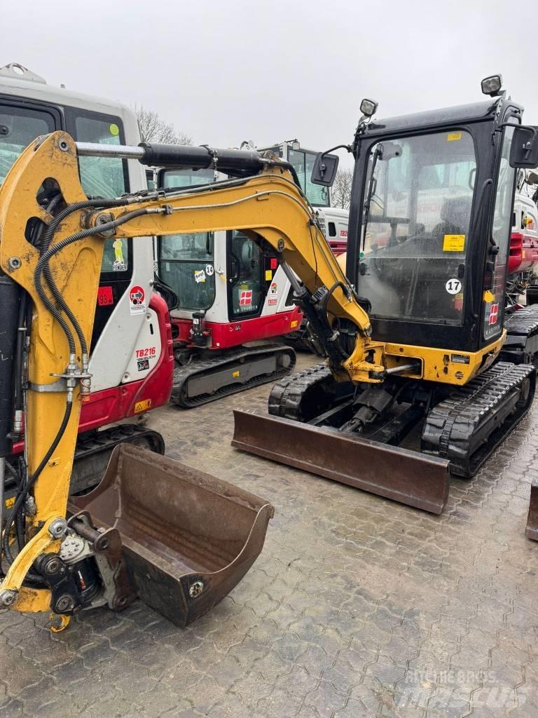 CAT 302.7 D ミニ油圧ショベル 7t以下（ミニユンボ・ミニディガー）