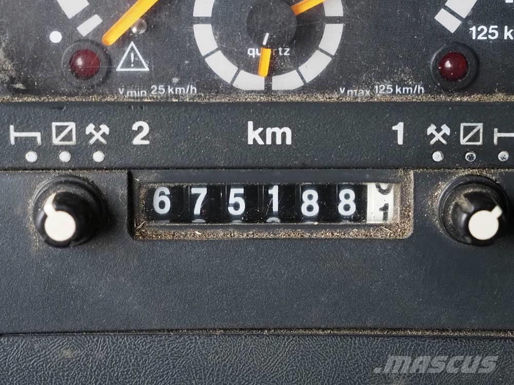 Scania 94 D 260 平ボディー