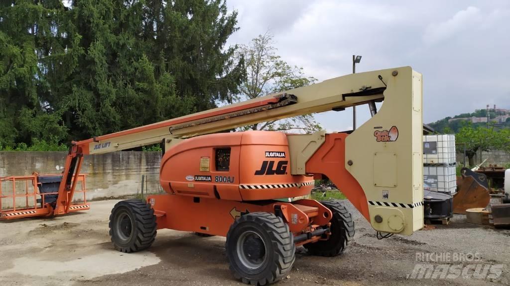 JLG 800 AJ ブームリフト　屈伸型