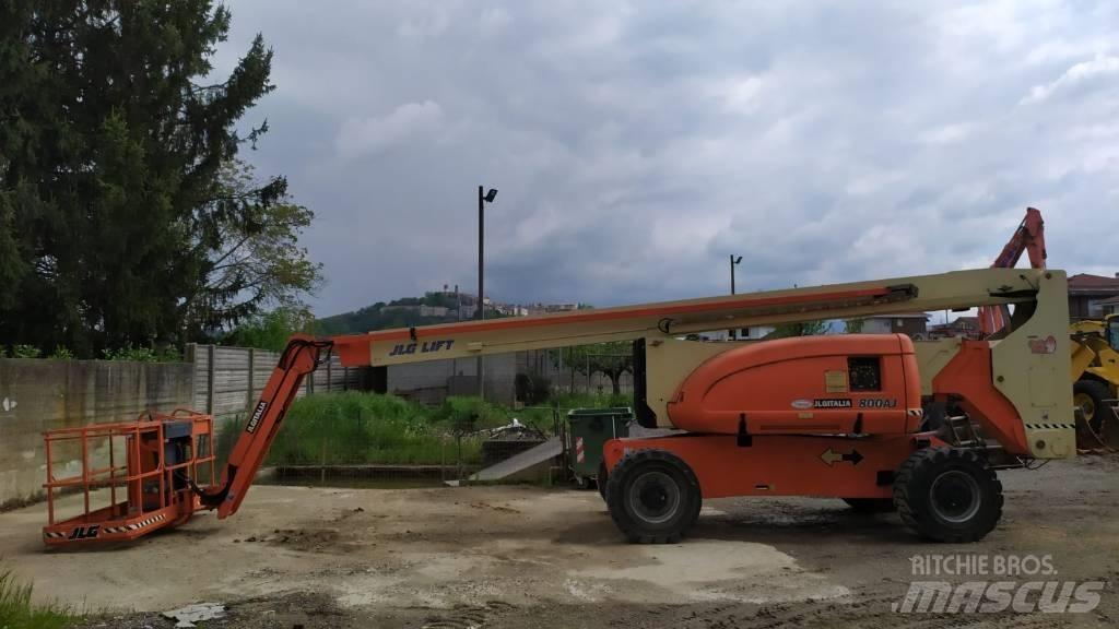 JLG 800 AJ ブームリフト　屈伸型