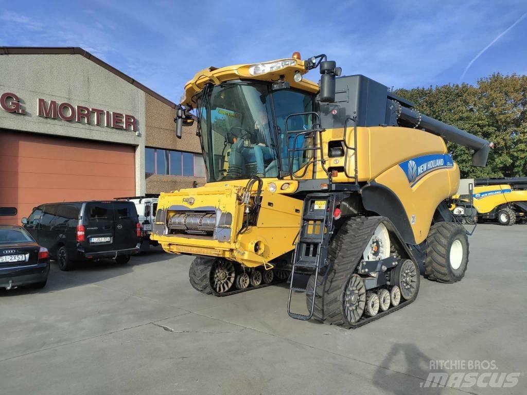 New Holland CR 9090 コンバイン