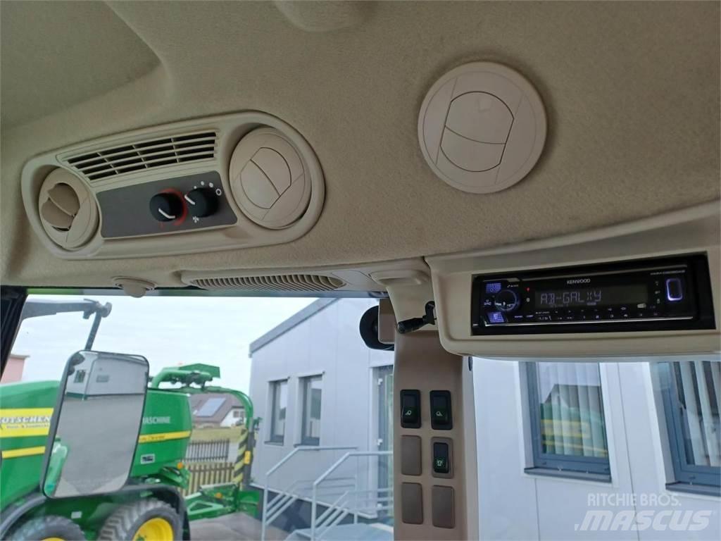 John Deere 5058E トラクター