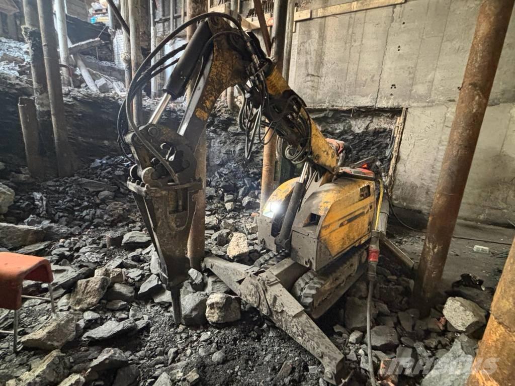 Brokk 180 解体油圧ショベル