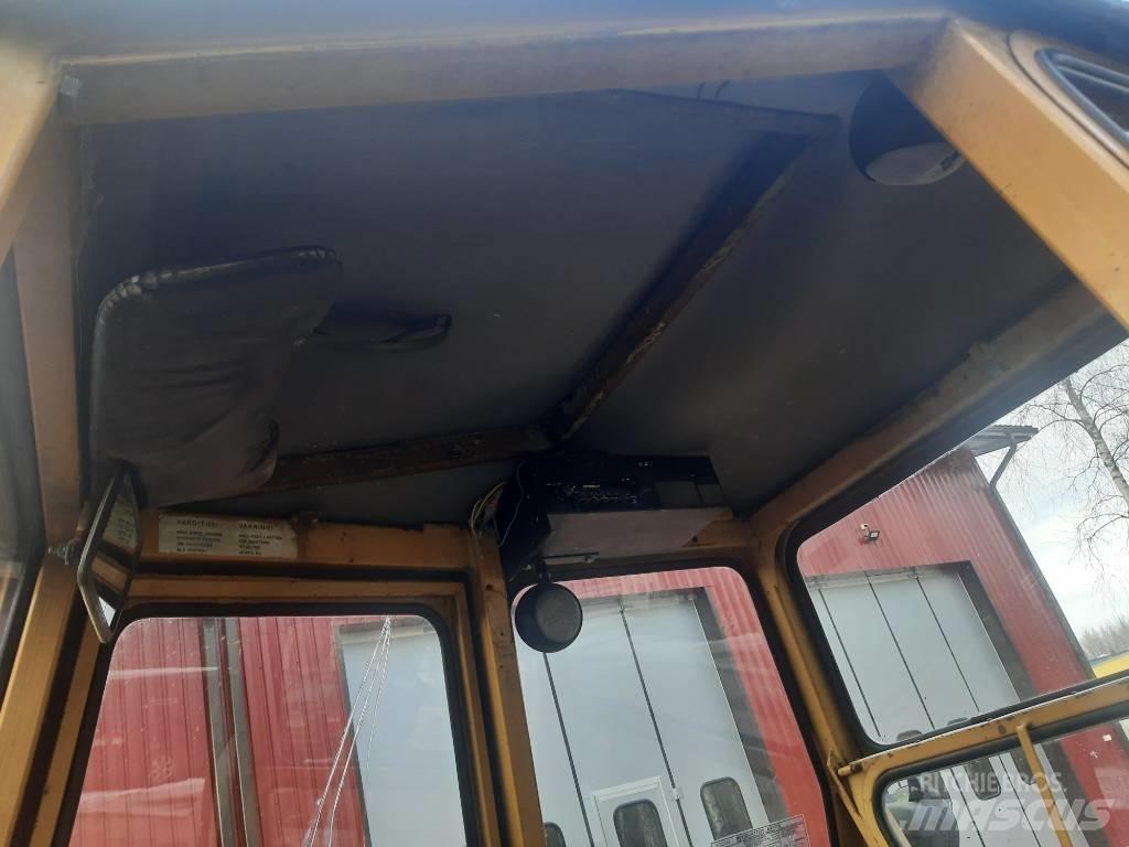 Valmet 702S 4 veto トラクター