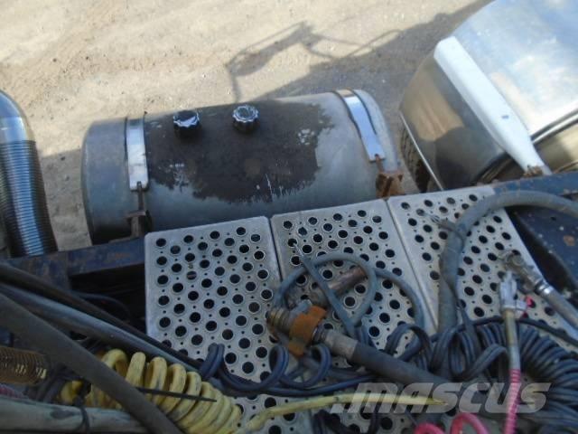 Peterbilt 378 中古トラクターヘッド | トレーラーヘッド