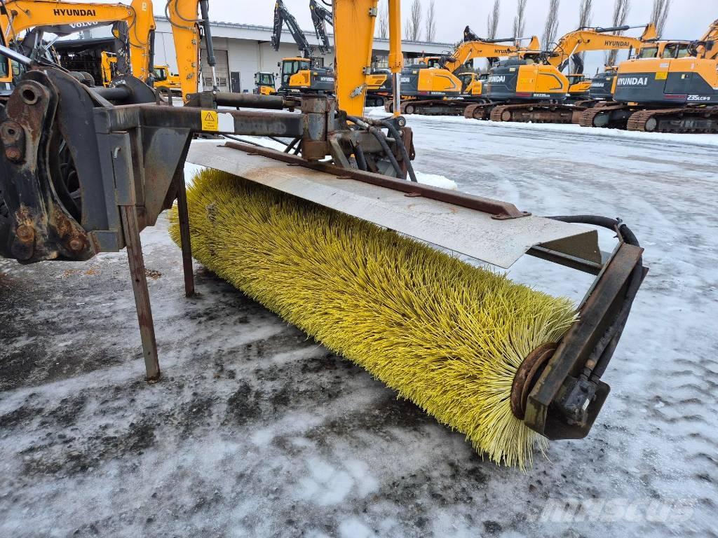 Salo 300 Avoharja ブラシ