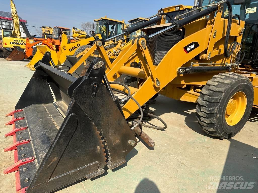 CAT 420 F ST バックホーローダー