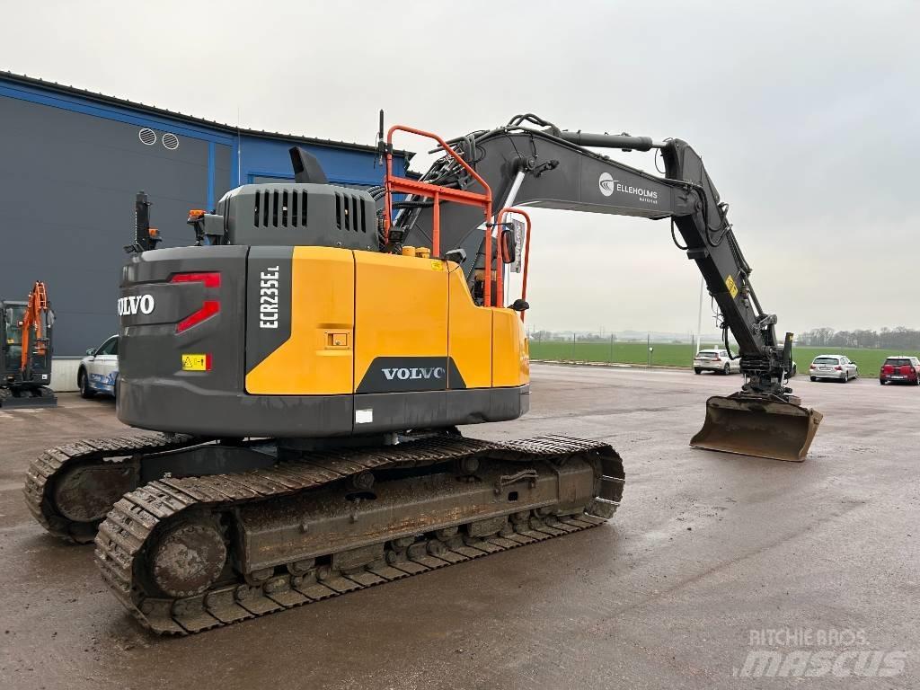 Volvo ECR 235 E 大型油圧ショベル12t以上（パワーショベル・ユンボ）