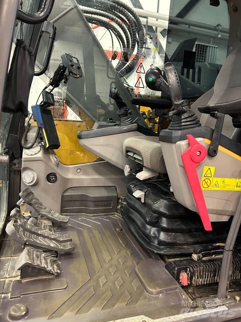 Volvo ECR 235 E 大型油圧ショベル12t以上（パワーショベル・ユンボ）