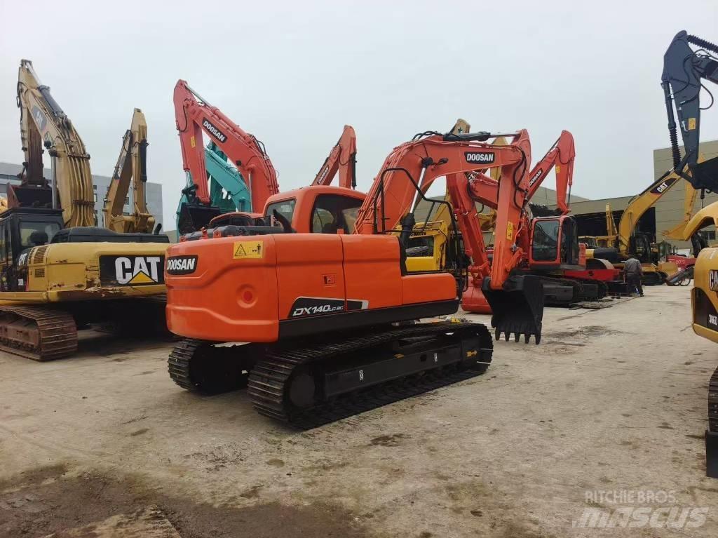 Doosan DX 140 大型油圧ショベル12t以上（パワーショベル・ユンボ）