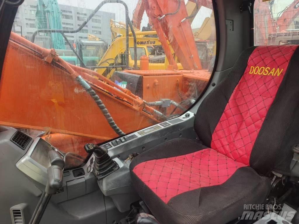 Doosan DX 140 大型油圧ショベル12t以上（パワーショベル・ユンボ）